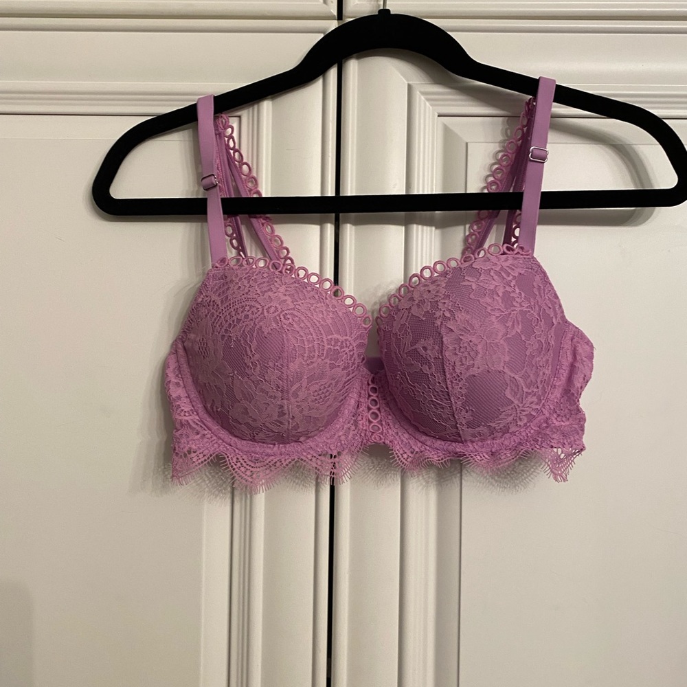 Gently Used Victoria’s Secret 34B Lavender Bra